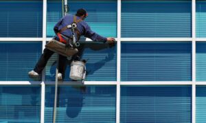 What Are the Benefits of a Facade Cleaning Service?